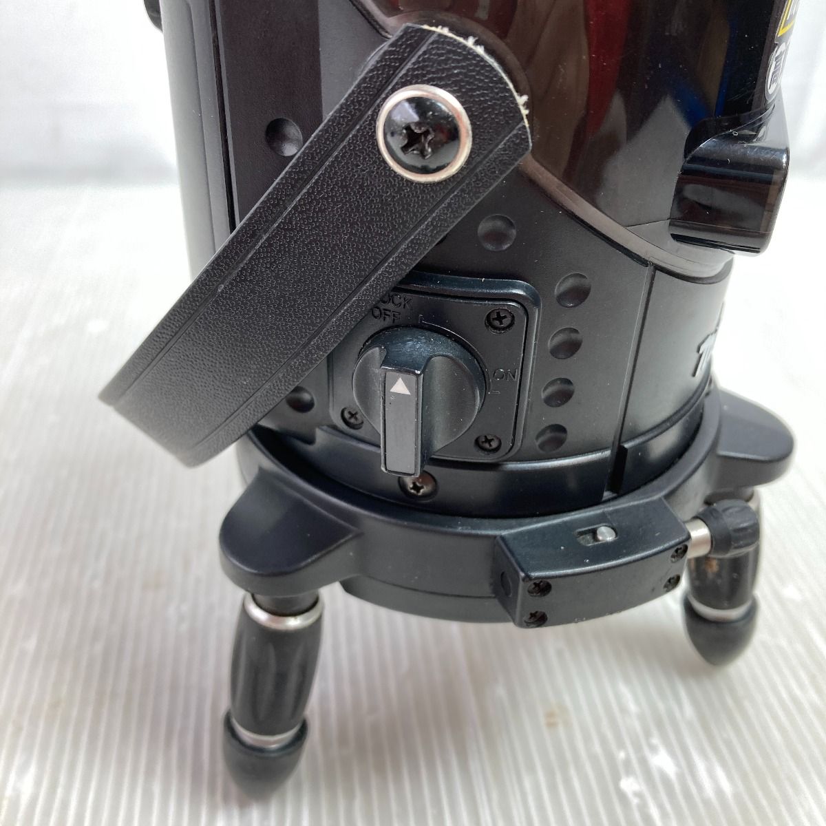 MAKITA マキタ 赤レーザー墨出し器 おおがね・通り芯・ろく MAKITA マキタ 赤レーザー墨出し器 おおがね・通り芯・ろく