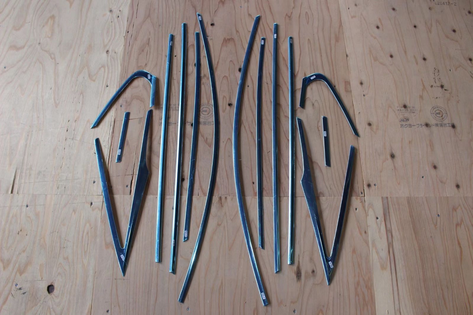 Prius50系 ウィンドウトリム