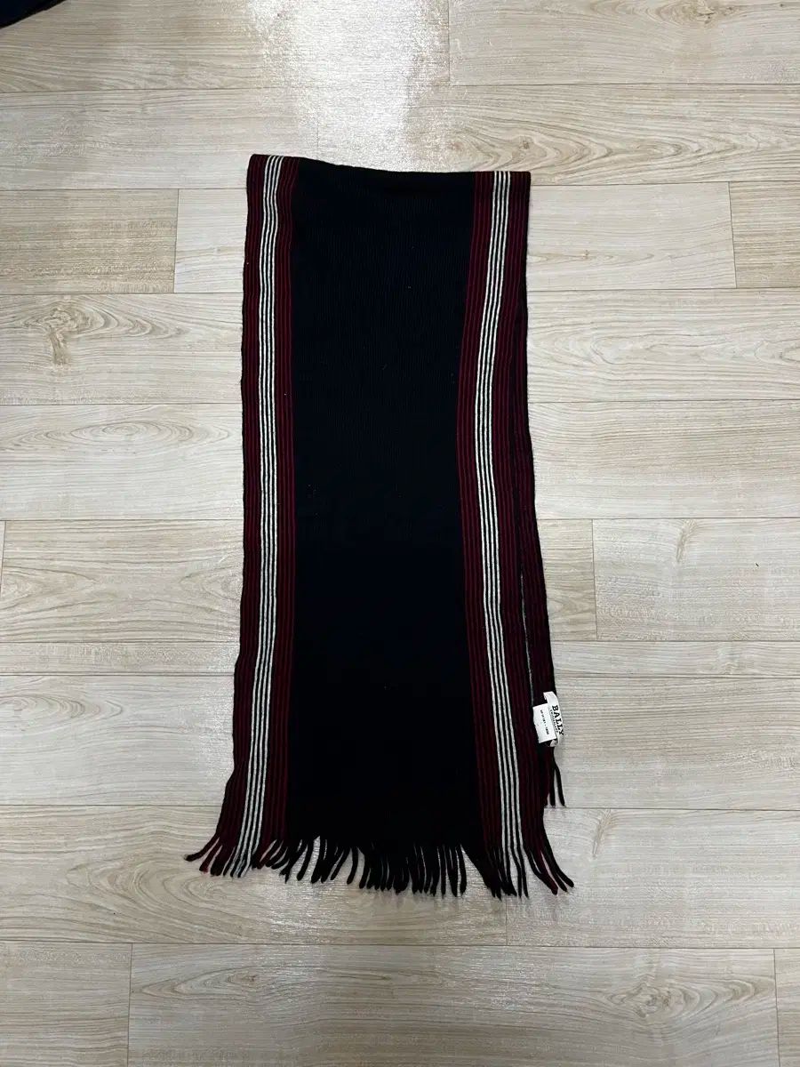 バリー ブラック|レッド ストライプ マフラー