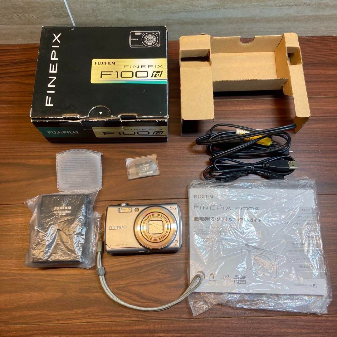FUJIFILM FinePix F100fd デジカメ ほぼ新品 4640 - メルカリ