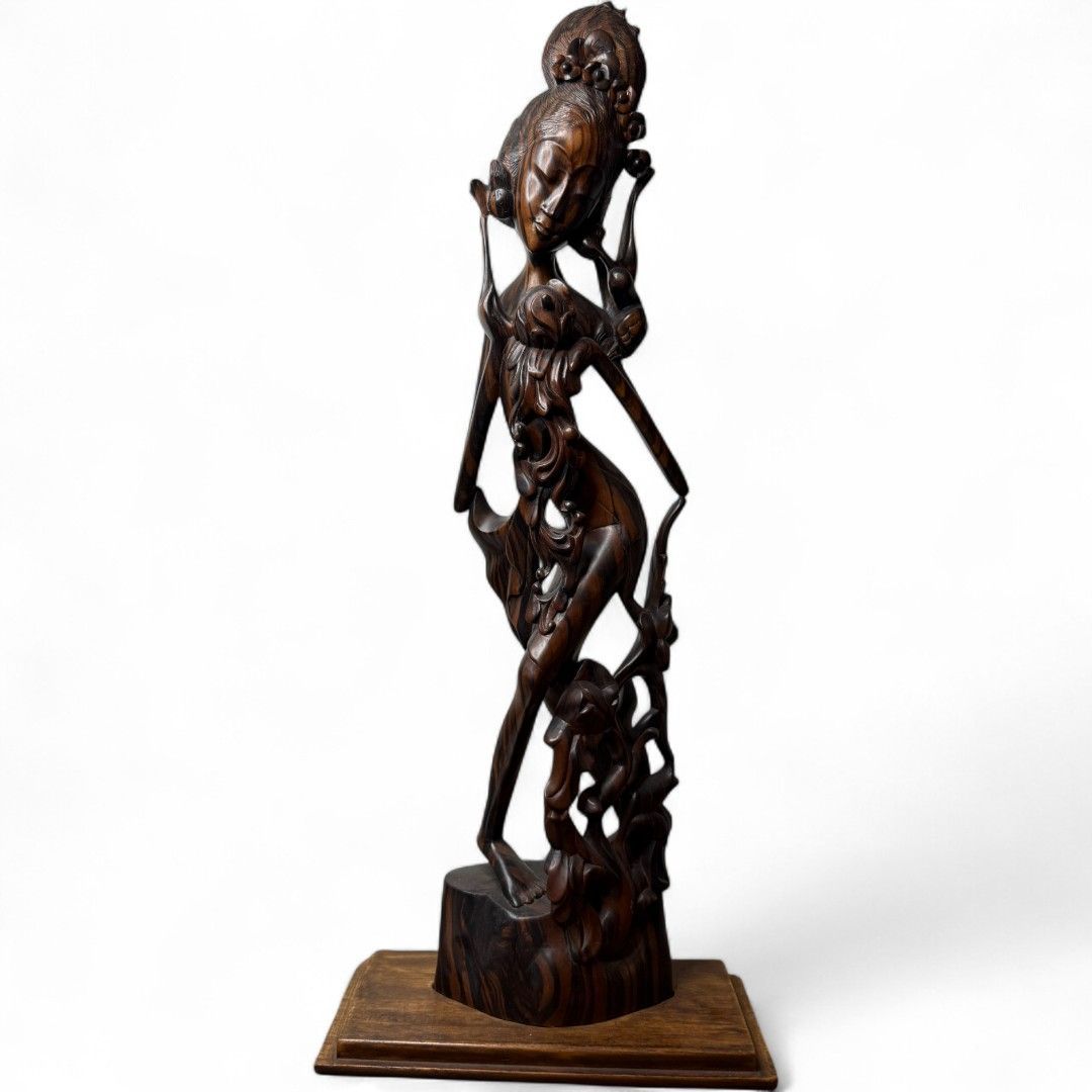 神秘的な踊り子／バリ 工芸品 女性像 仏像 木像 木彫 一本彫 木彫り
