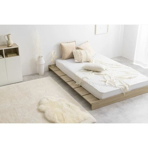 ベッドフレーム 寝室