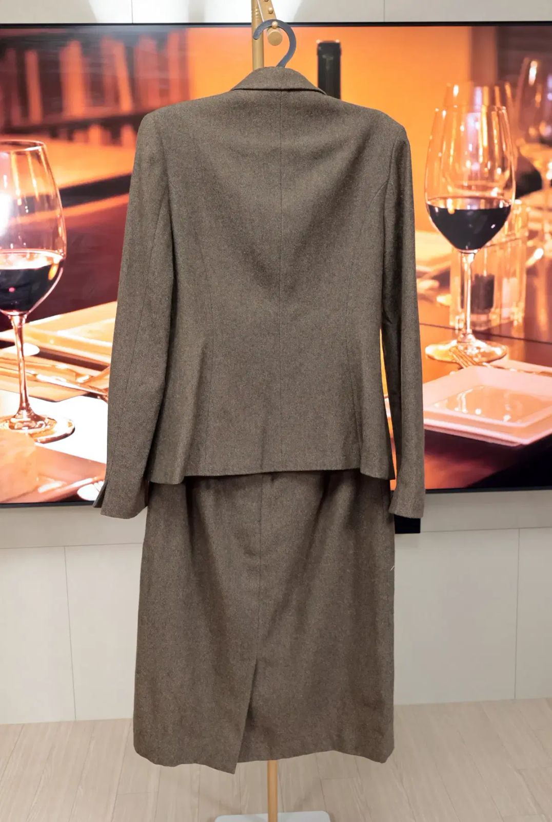 ハンサム マイン ウール セットアップ 品格のある オフィスルック