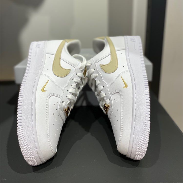 新品NIKE WMNS AIR FORCE 1 LOW スニーカー エッセンシャル ベージュ メンズ レディース 男女兼用 CZ0270-105