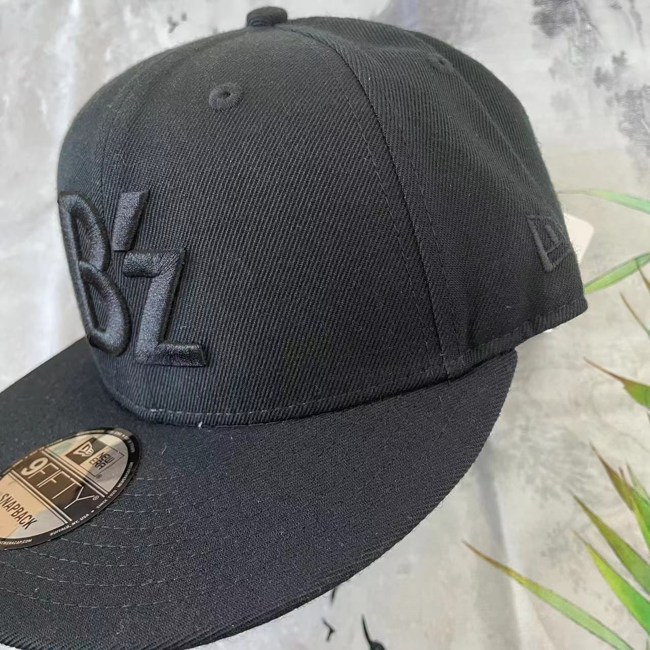 B’z 【NEW ERA】大人サイズ SNAPBACK B'z 【NEW ERA】大人サイズ SNAPBACK - メルカリ