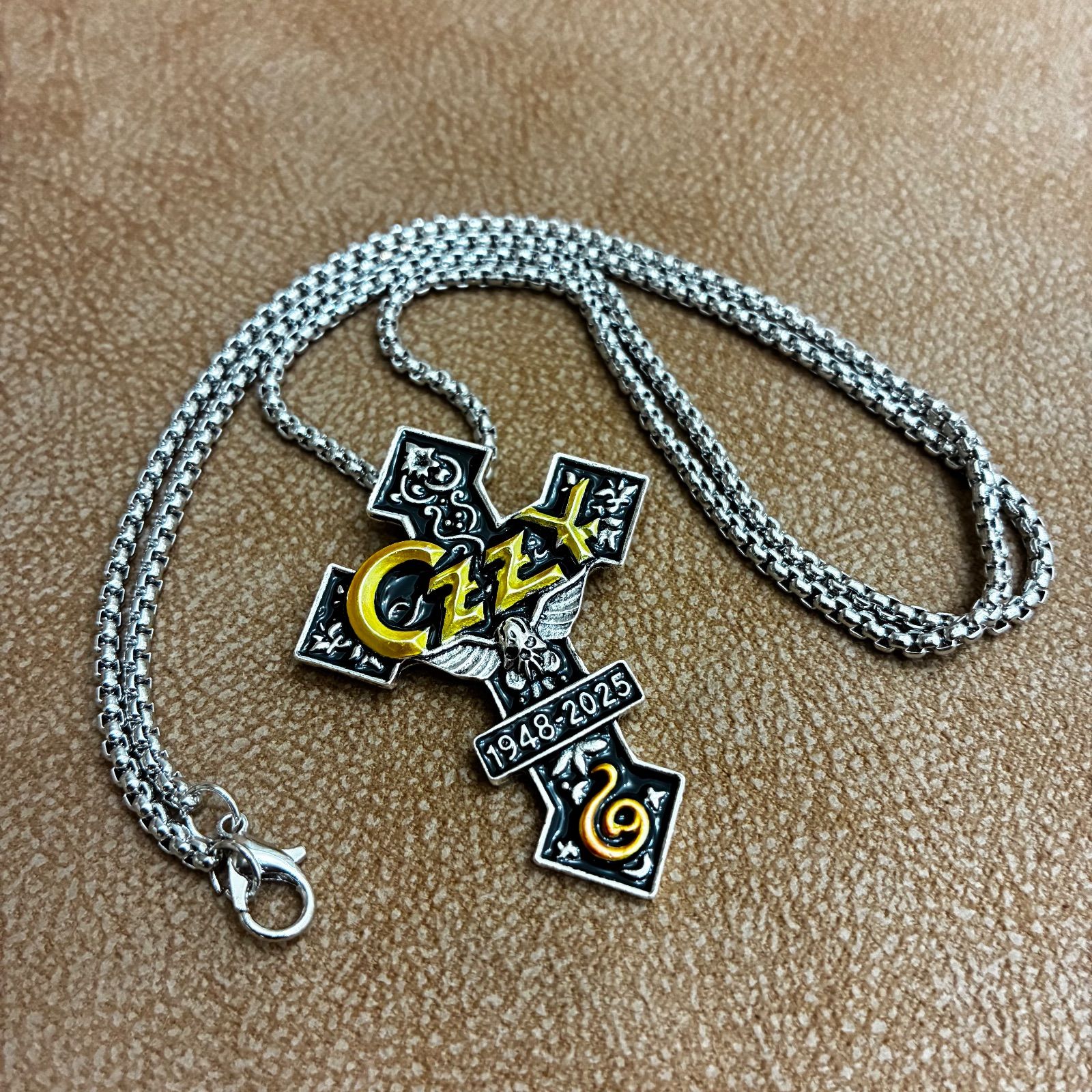 新品 オジーオズボーン クロス 十字架 ペンダント ネックレス