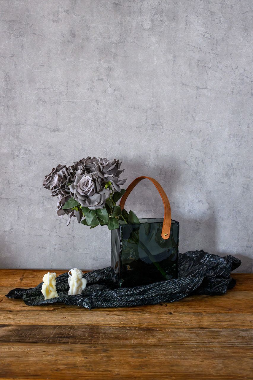 絶版【美品】リヤドロ LLADRO 8151 花束を抱えて 定番人気，爆買い