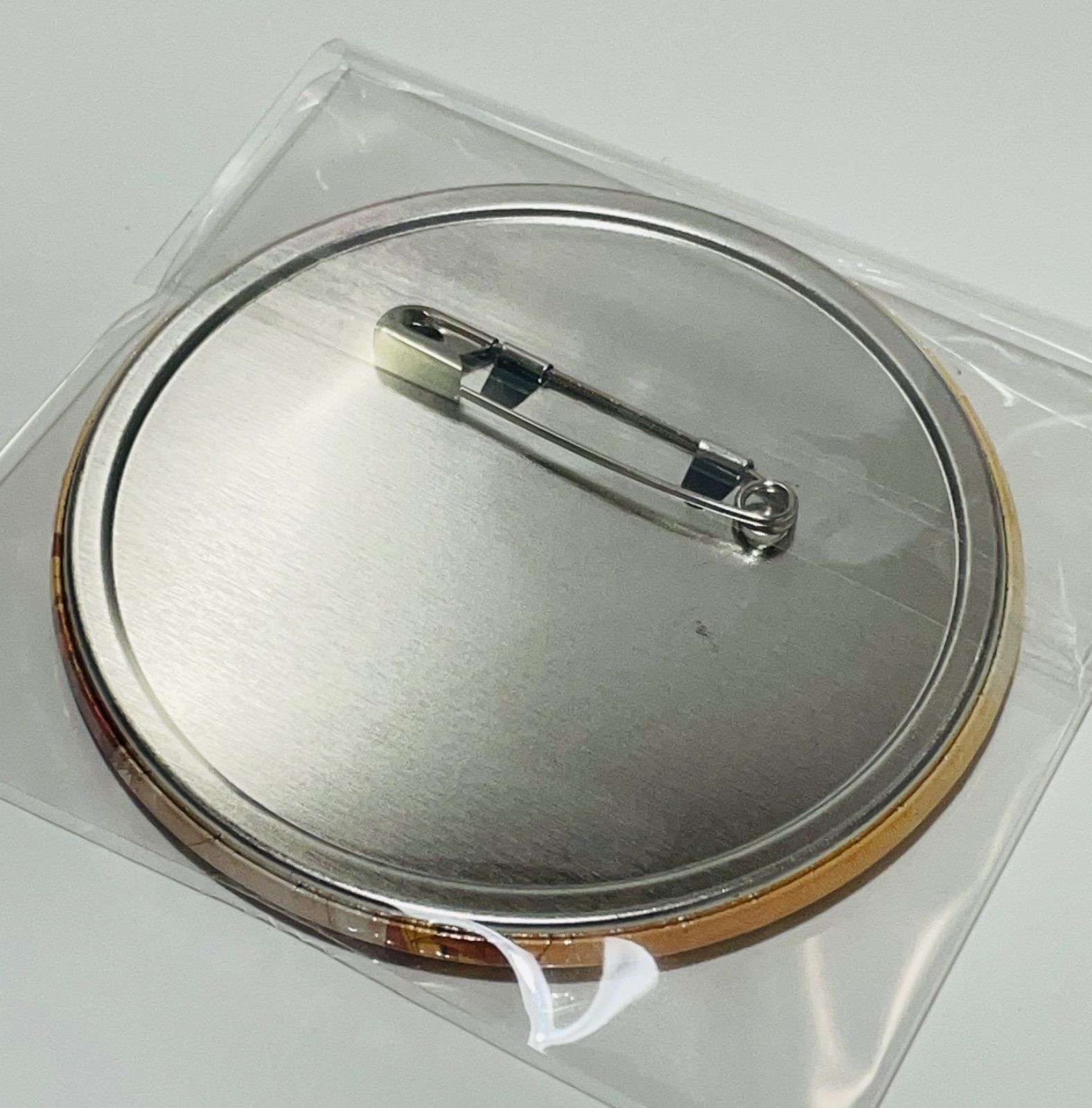 狼と香辛料 ホロ 電撃文庫25周年 newdays コラボ 缶バッジ 原作絵