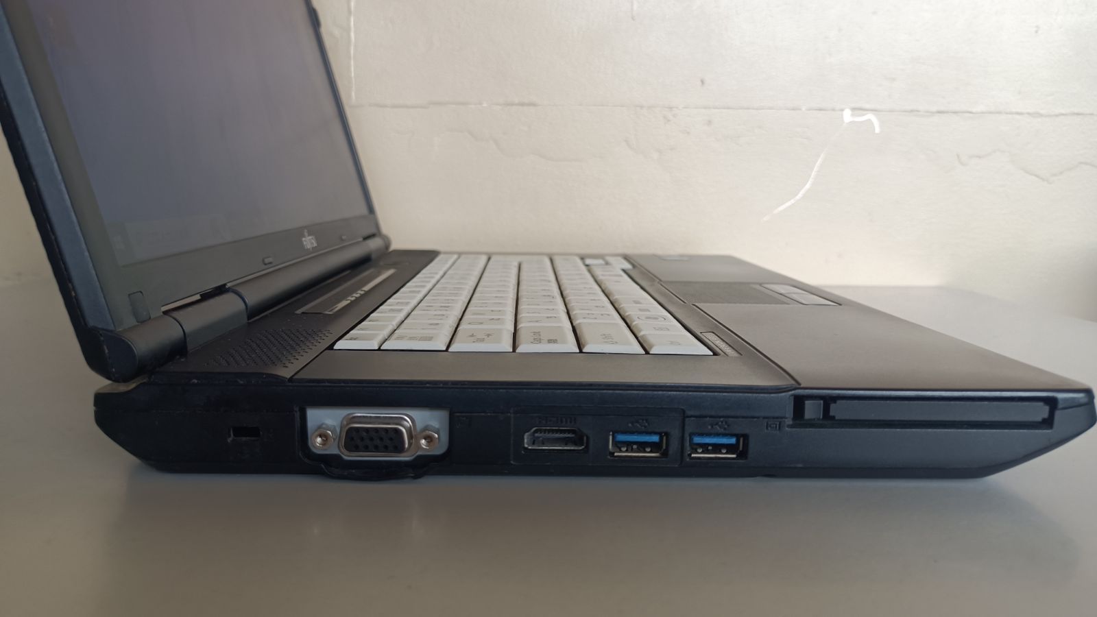 Core i3 8世代 20GB ノートパソコン Windows11 オフィス Windows 11