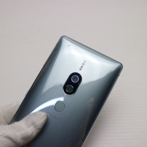 美品 SO-04K Xperia XZ2 Premium シルバー スマホ 即日発送