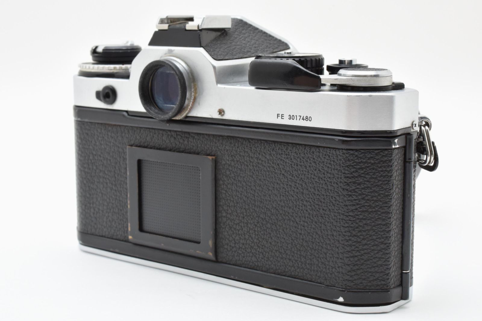 Nikon FE シンプルニコン　シルバーボディー　完動極美品 Nikon FE シンプルニコン シルバーボディー 完動極美品