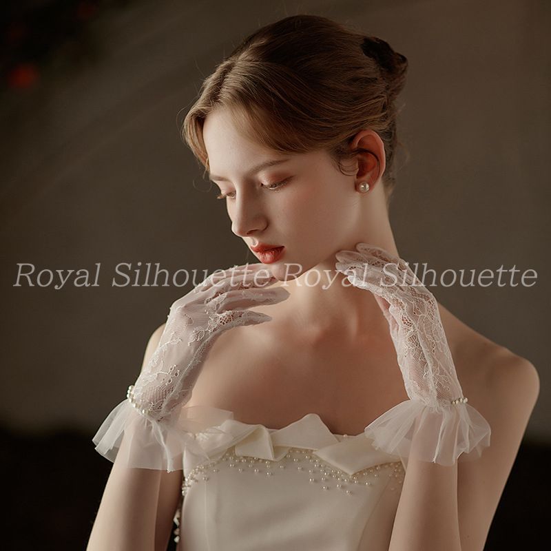 グローブ ウェディンググローブ ウェディング ホワイト パール レース  フリル ブライダルグローブ 結婚式 花嫁 ショート プリンセス パーティー 前撮り ガーリー メッシュ 二次会 チュール フェミニン ショート 手袋 グローブ ウェディンググローブ ウェディング ホワイト 白 パール ショート レース ブライダルグローブ 結婚式 花嫁 ショート プリンセス  パーティー 前撮り ガーリー フェミニン ショート 手袋 メッシュ 二次会 チュール - メルカリ