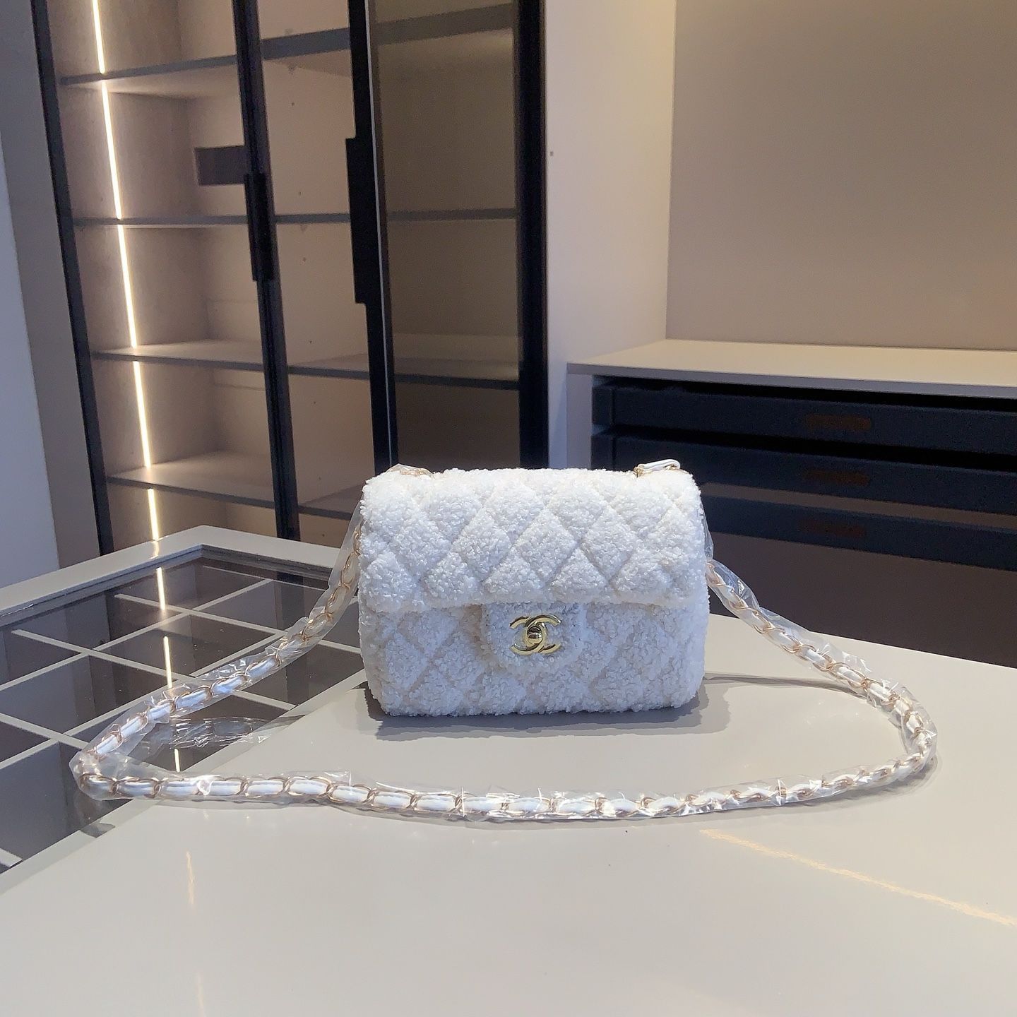【国内発送/上品なホワイトカラー♪】CHANEL バックパック 3WAY 上品カラー♪ホワイト】CHANEL シャネル バックパック (CHANEL