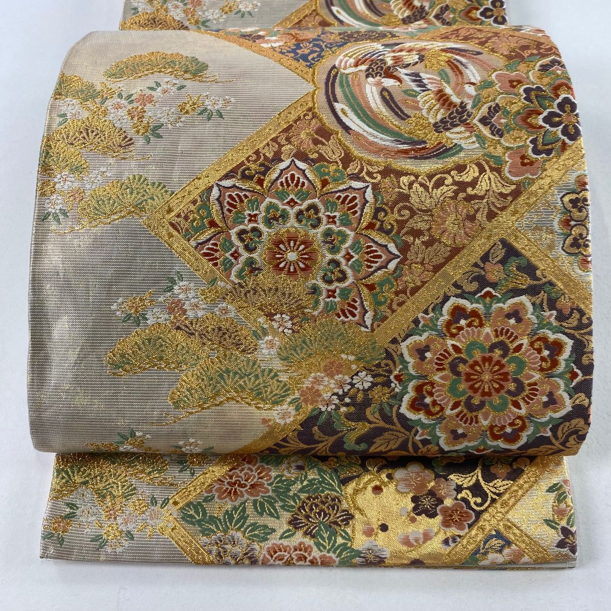 黒赤金 六角形模様 着物袋帯　金糸　ヴィンテージ品 袋帯 美品 秀品 振袖向き 華文 七宝華文 金糸 箔 黒 六通 正絹