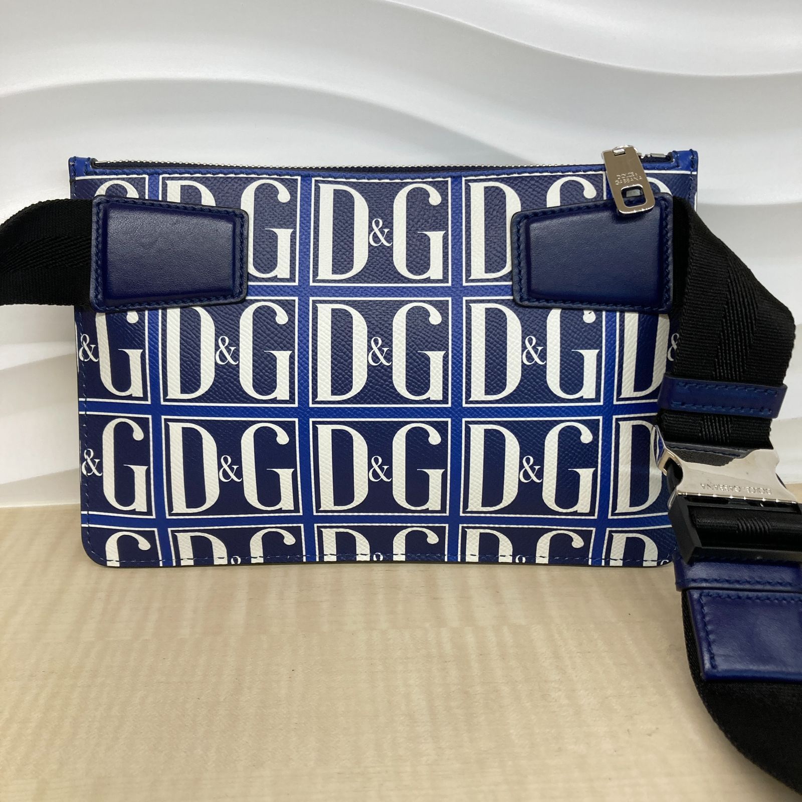 ◇ DOLCE&GABBANA (ドルチェ&ガッバーナ) ボディバッグ ベルト