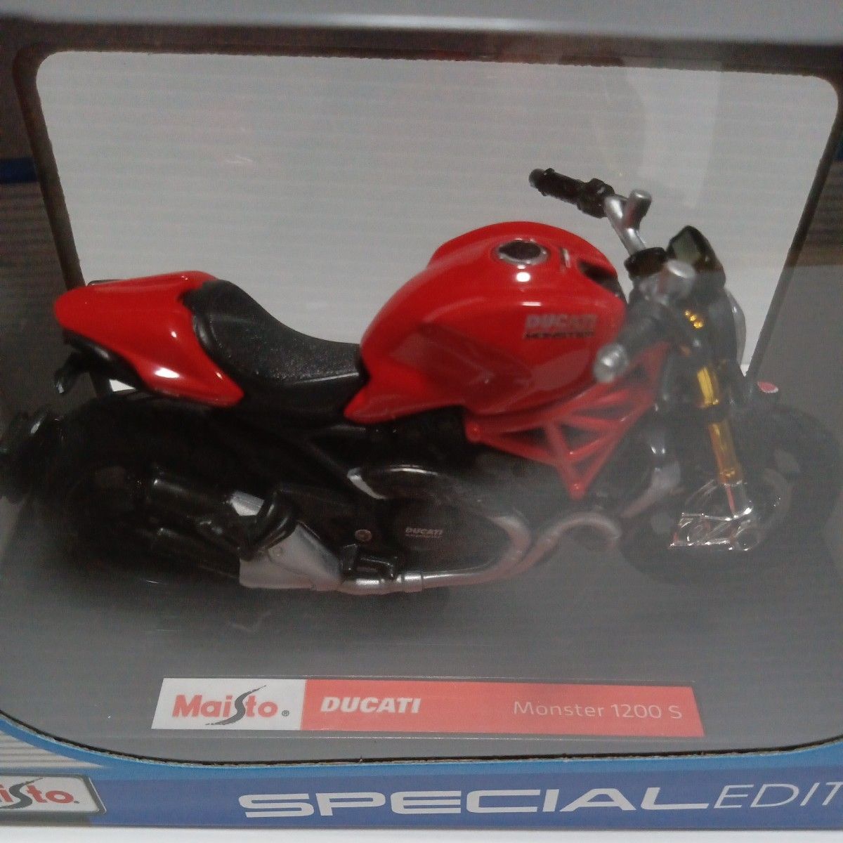 Maisto「1/18　 DUCATI　Monster　1200 S」ドゥカティ　モンスター　バイク オートバイ　ミニカー　マイスト