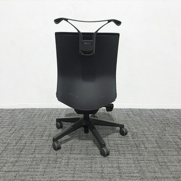 オムネスチェア 背パッド無タイプ ハンガー付 オフィスチェア オカムラ ブラック