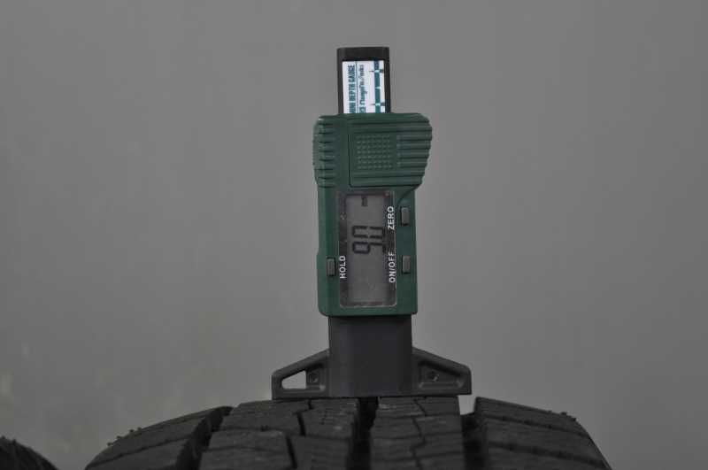 バリ山 スタッドレスタイヤ 2025年製 175|65 R14 トーヨー OBSERVE GIZ2 冬タイヤ 4本セット s021313G