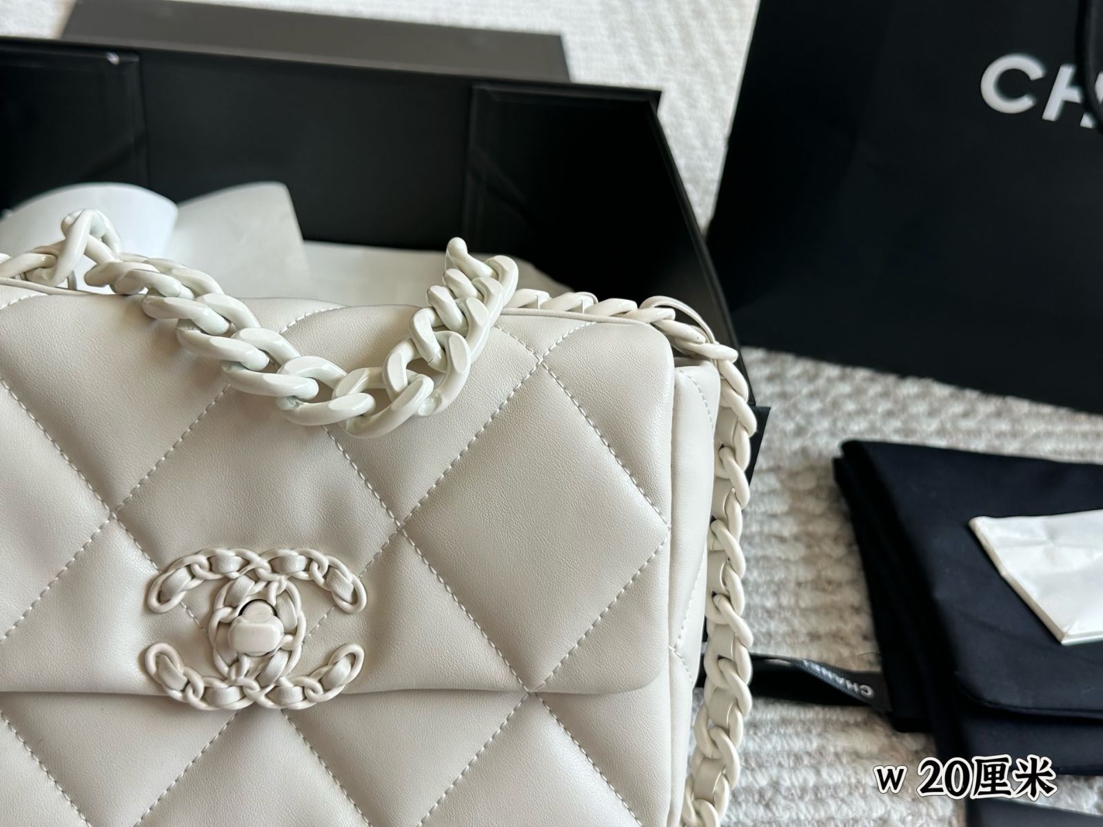 CHANEL* シャネル 19 ベージュ スモールハンドバッグ CHANEL 19バッグ スモールサイズ - 20×12cm マルチウェイ仕様