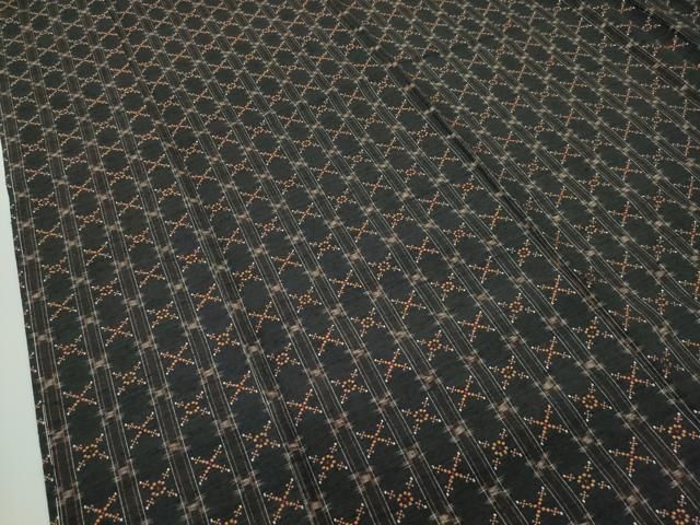 平和屋本店□極上 本場琉球 読谷山花織 紬地 草木染 黒地 真栄田秀子作