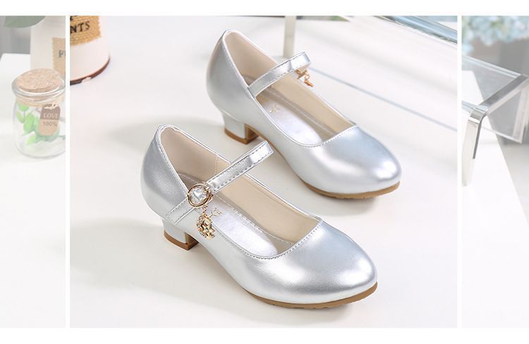 入学式 フォーマルシューズ お出かけ おしゃれ 黒 白 エナメル スカラップ卒業式 卒園式 旅行 フォーマルスーツ ブラック ホワイト ドレスアップ ドレスxz0523