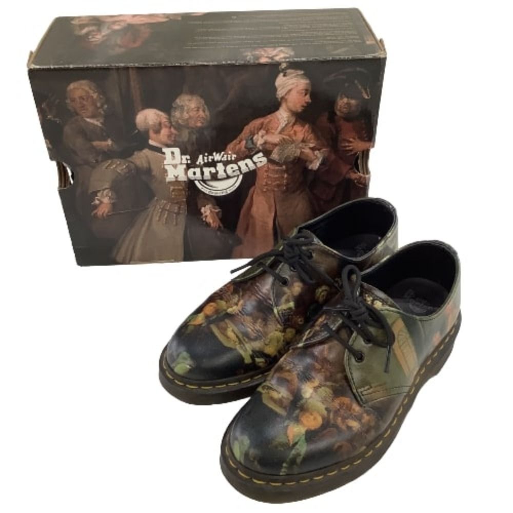 William hogarth clearance doc martens