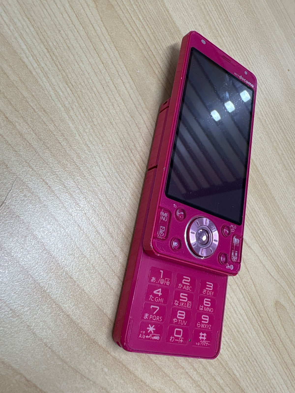 NTT docomo ピンク スライド式携帯電話　ジャンク品 NTT docomo ピンク スライド式携帯電話 ジャンク品 - メルカリ