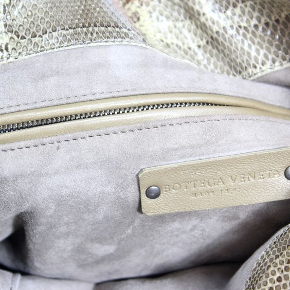 BOTTEGAVENETA ボッテガヴェネタ ショルダーバッグ イントレチャート 