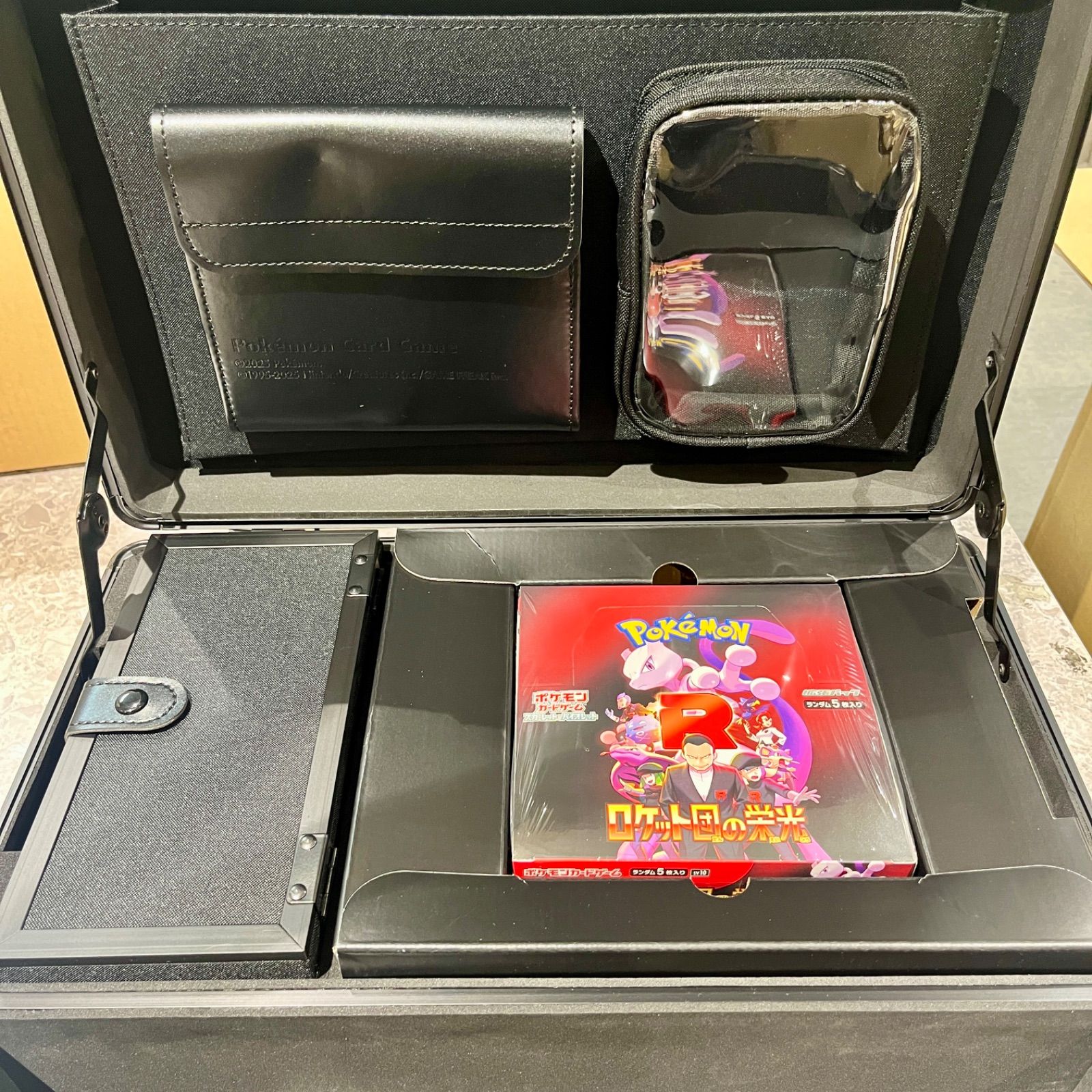 ポケモンカードゲーム　ロケット団の栄光　アタッシュケースセット　新品未開封 Amazon.co.jp: 未開封【国内正規品】 ロケット団の栄光
