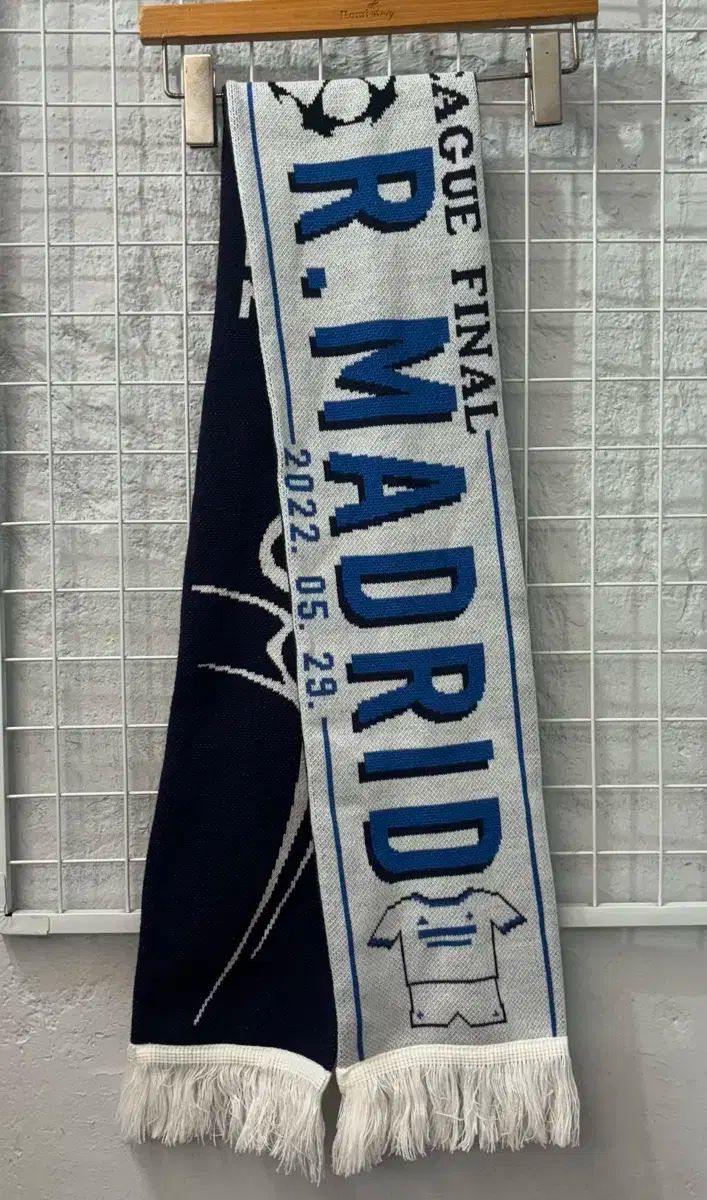 美品】レアル・マドリード サッカーマフラー チャンピオンズリーグ