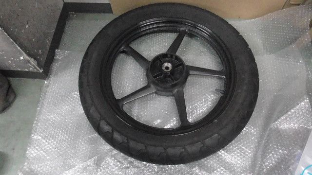 YBR125 LBPPCJLH7B0003xxx の リアホイール タイヤ 1758681967