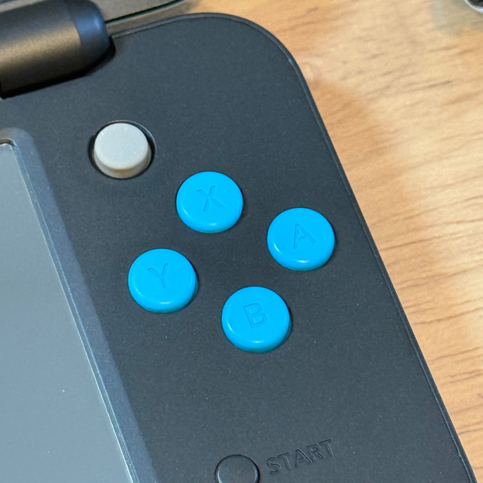 9-053 Newニンテンドー2DS LL ブラック×ターコイズ UP786_INFO