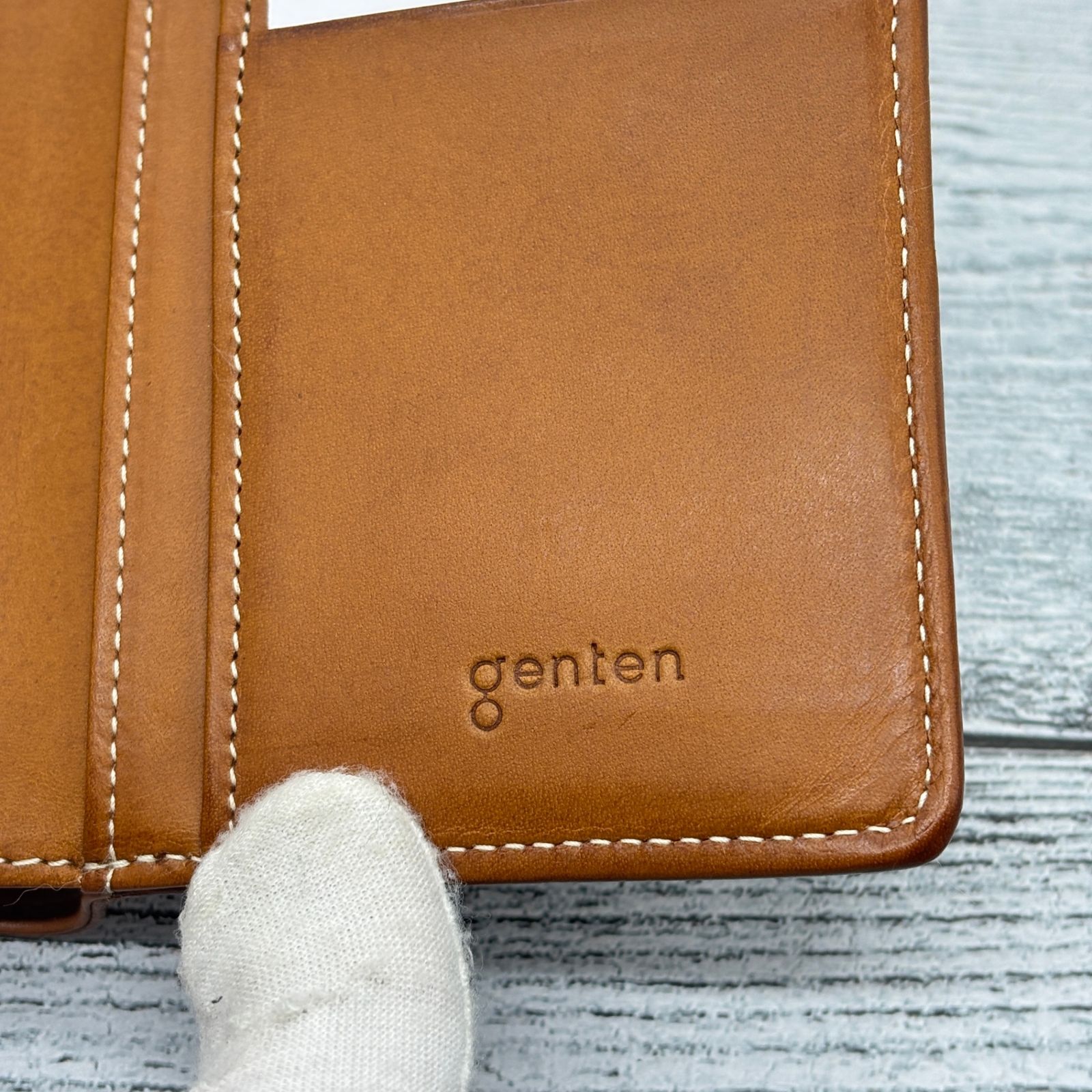 繊細な美しさと長く寄り添う✨】 genten 二つ折り財布 カットワーク 