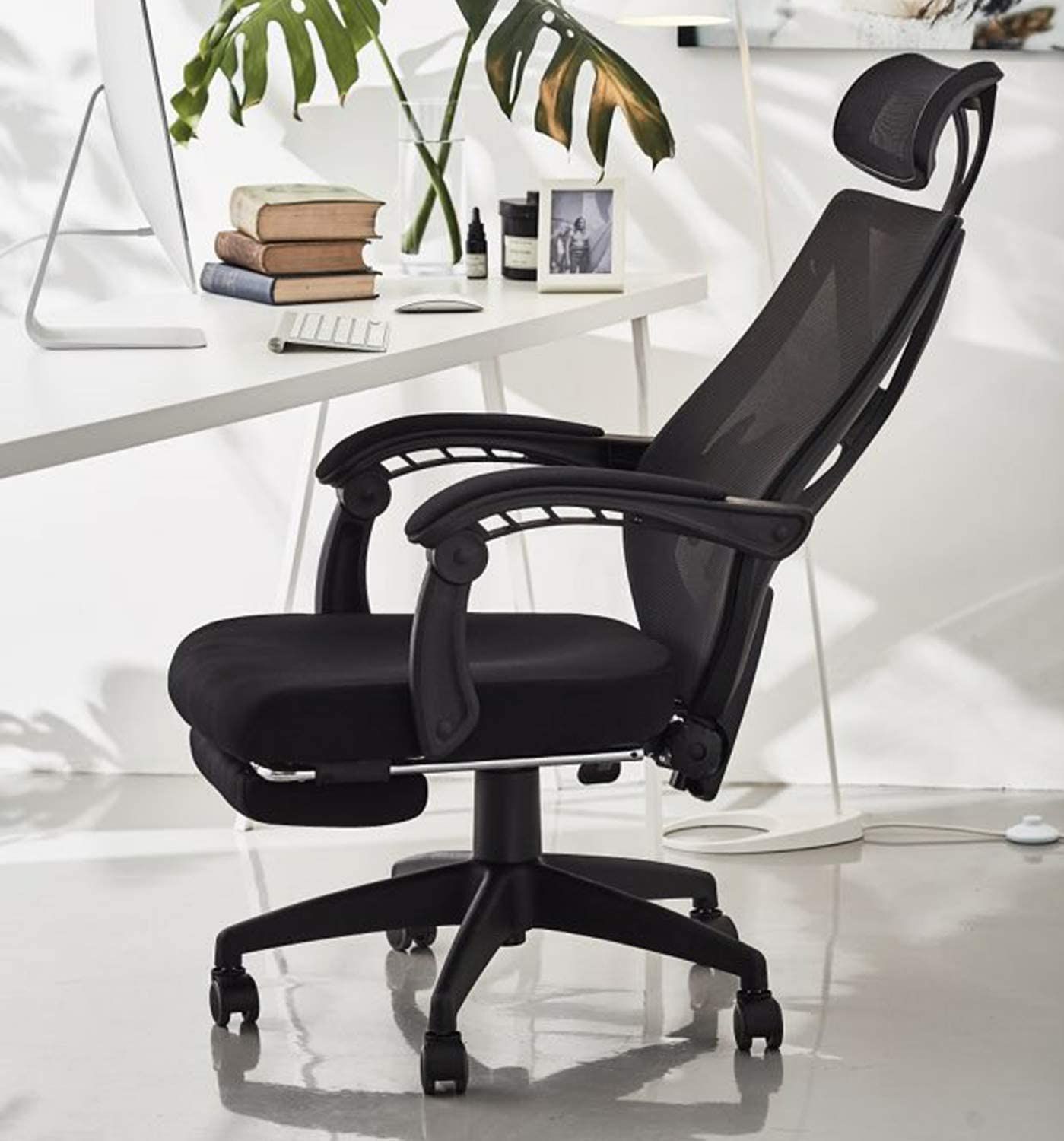 ラタン製 】花柄クッション付き回転座椅子 2脚セット + サイドテーブル