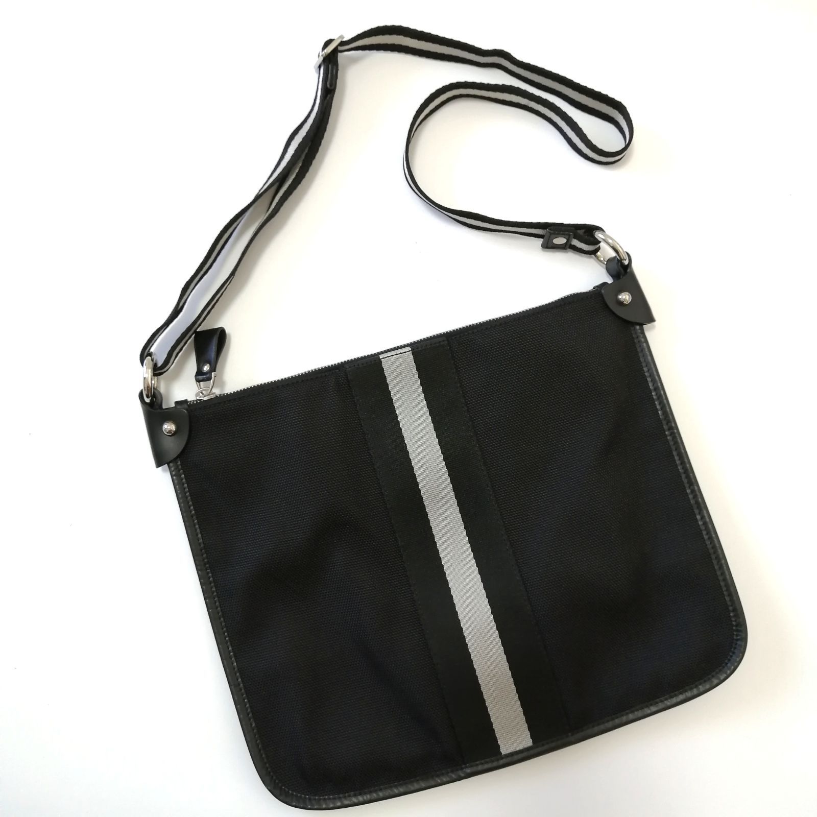 美品 バリー BALLY ショルダーバッグ ライン ブラック 【98】 - メルカリ