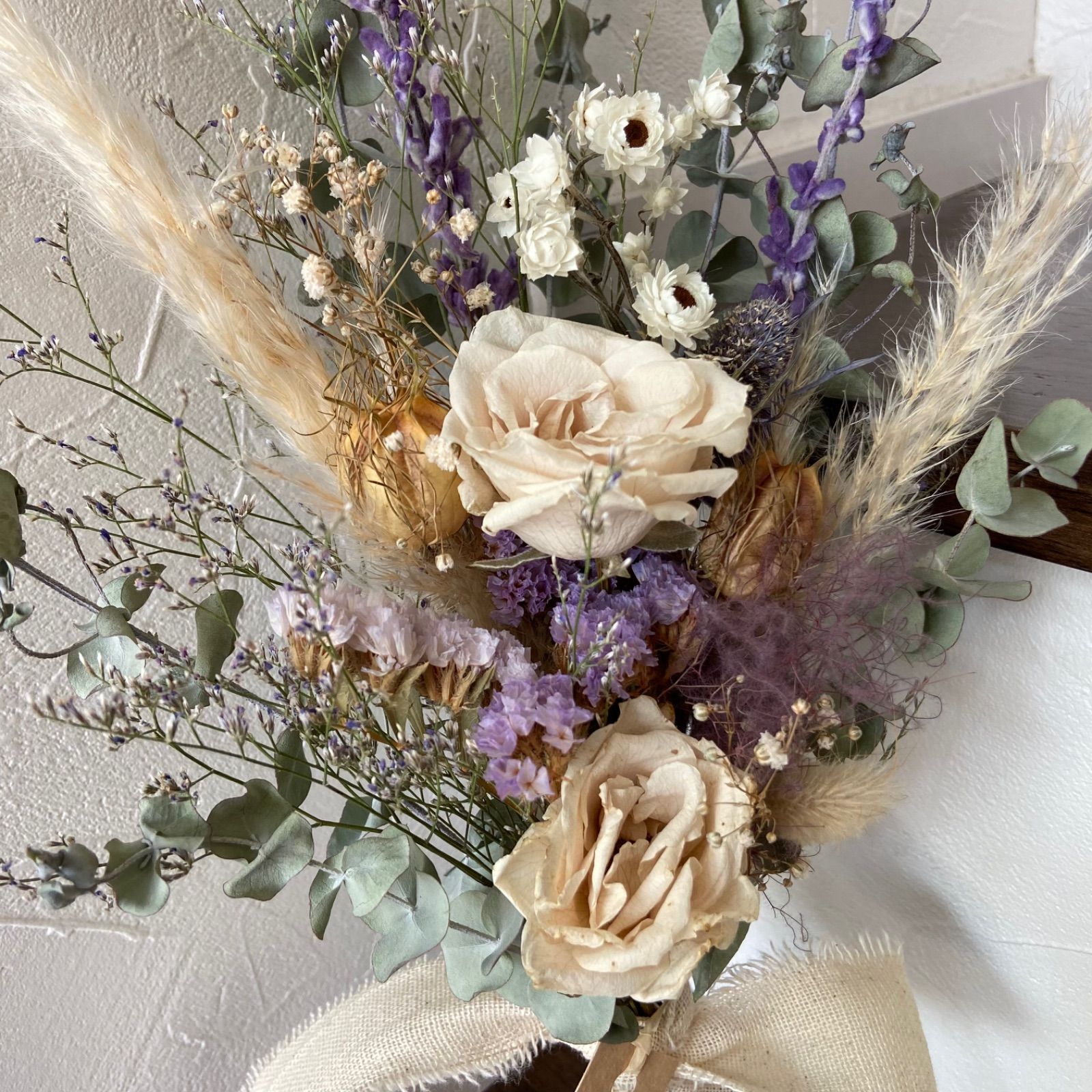 ドライフラワー スワッグ ホワイトバラ アメジストセージ 35cm - メルカリ