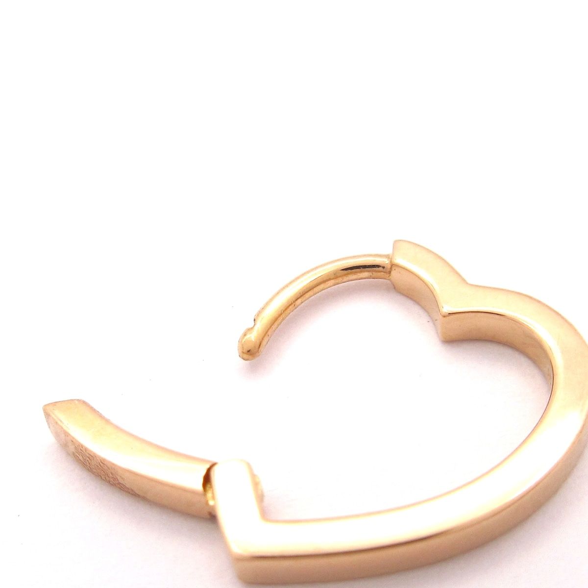 ピアス アンティフェール