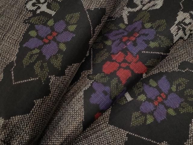 平和屋着物○本場大島紬 9マルキ 雲取り破れ色紙草花文 正絹 逸品