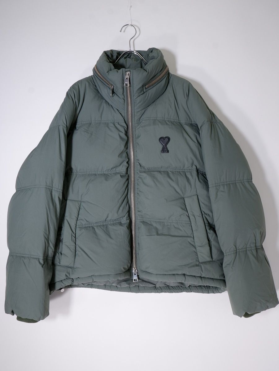 AMI Parisアミ パリス 2024AW HJK403.PA0009 ハートロゴダウン