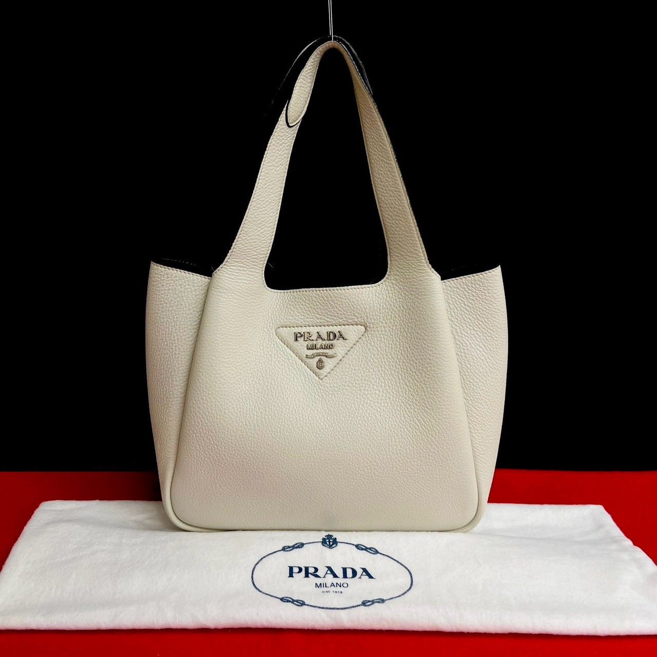 極 美品 袋付 PRADA プラダ 三角ロゴ プレート 金具 ヴィッテロダイノ 
