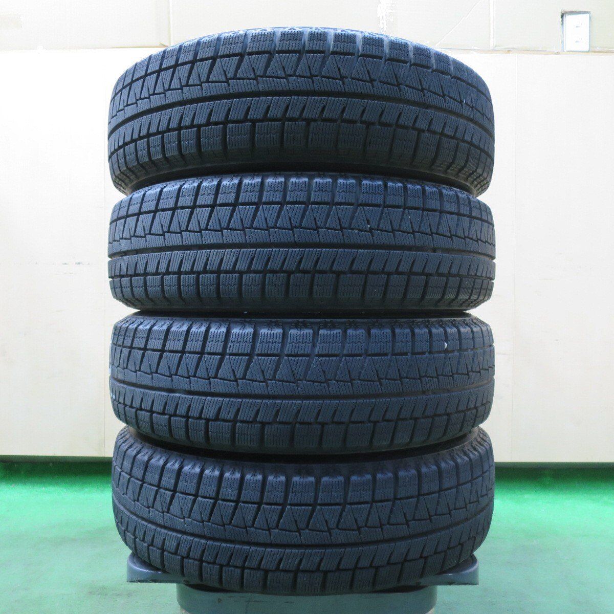 バリ溝！キレイ！8.5分☆スタッドレス 165/65R14 ブリヂストン 