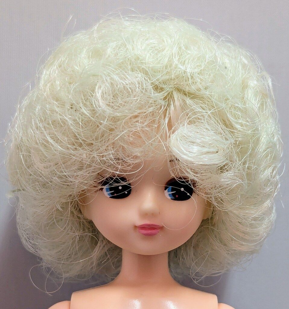 厳選 レア リカちゃんキャッスル カーリー アフロ リカちゃん 新品未開封 レア リカちゃんキャッスル DSモデル リカちゃん クマ耳 アフロ