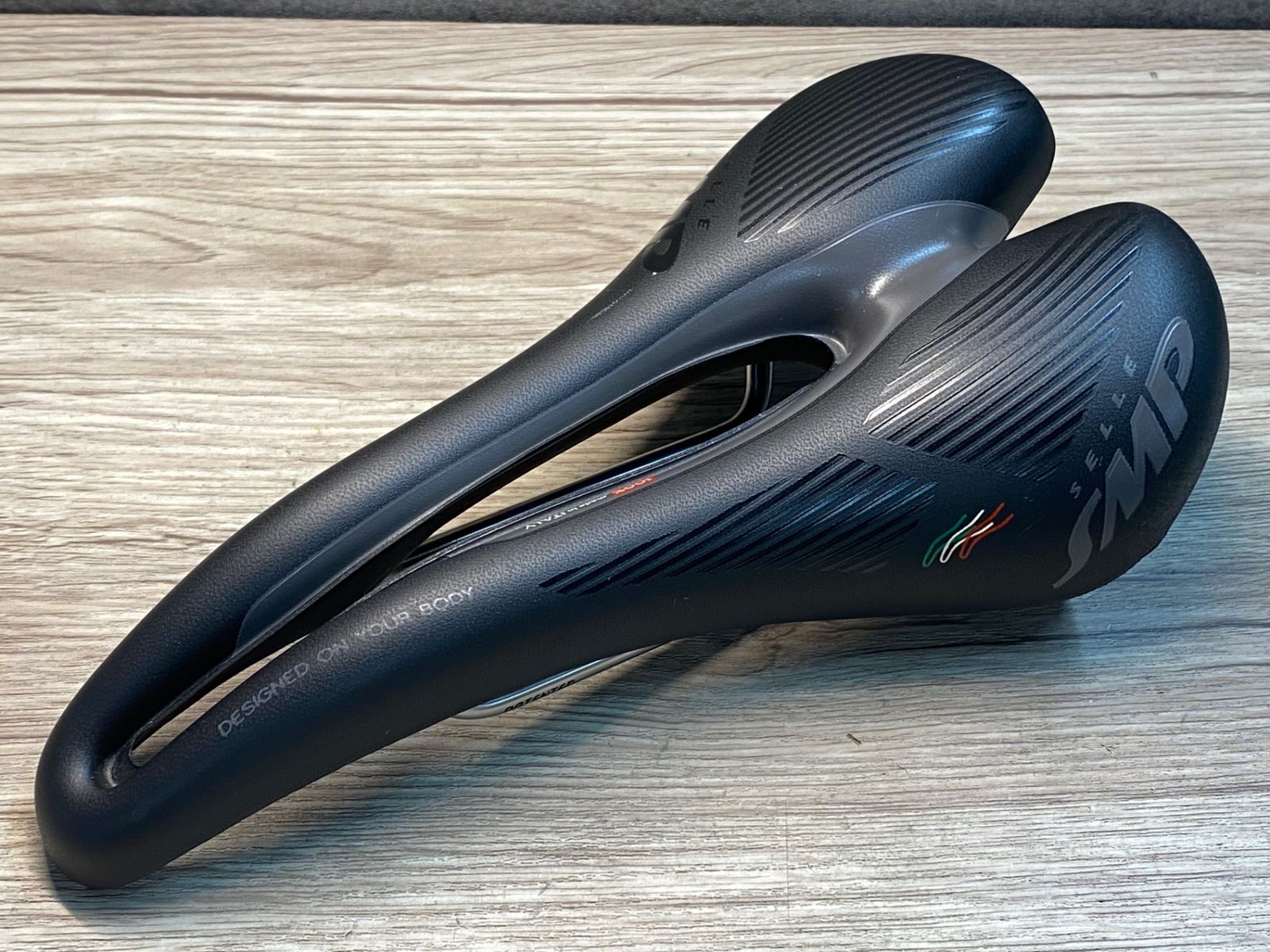 JE816 SELLE SMP ハイブリッド HYBRID サドル 黒 aisi 304 tubeレール