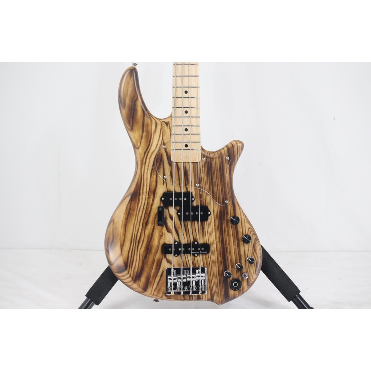 エレキベース自作アイアン塗装リメイク新品部品多数フェンダー風