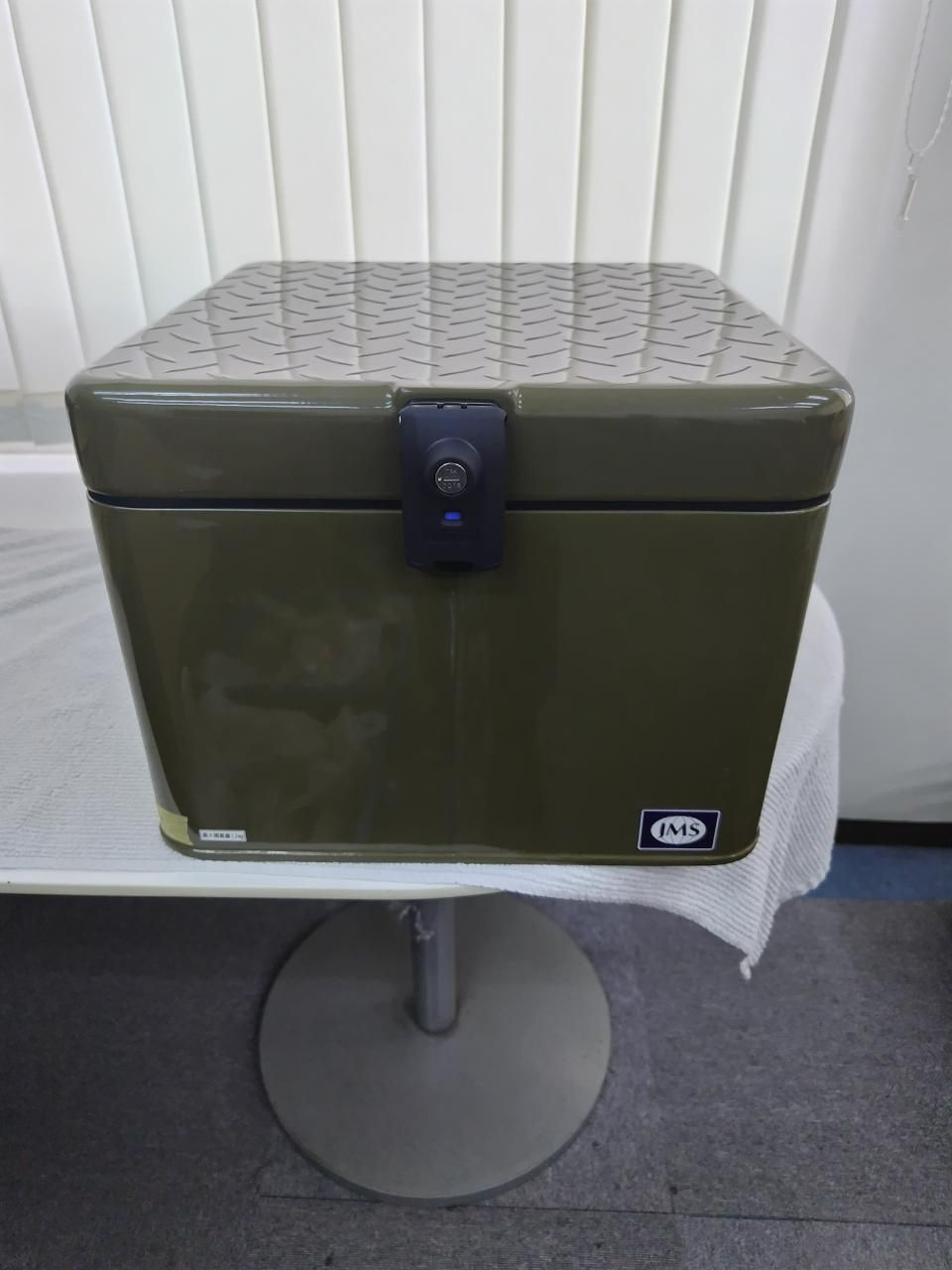 リヤBOX JMS B級品 一七式特殊荷箱 バイク トランク カブ クロスカブ トップケース ♥ 欠け有り S1003