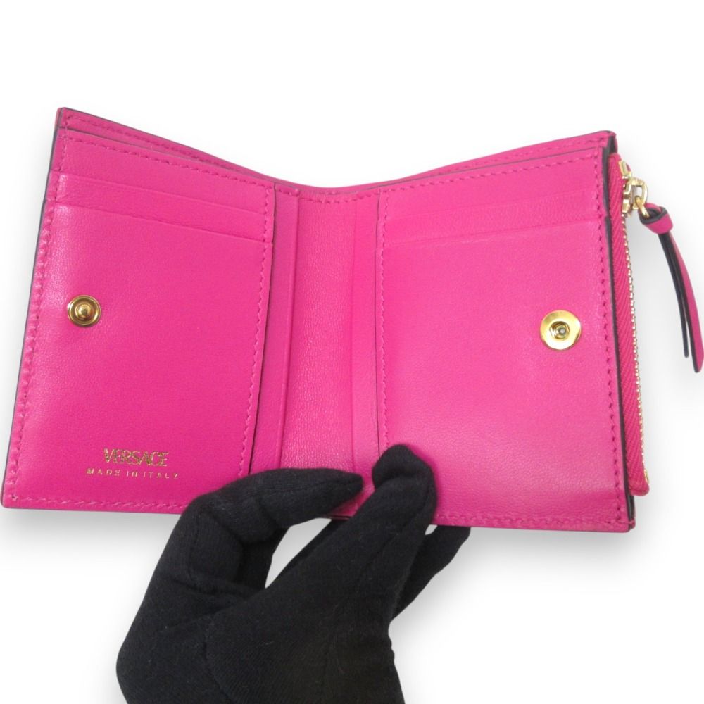 美品 VERSACE ヴェルサーチ メデューサ キルティング レザー 二つ折り  