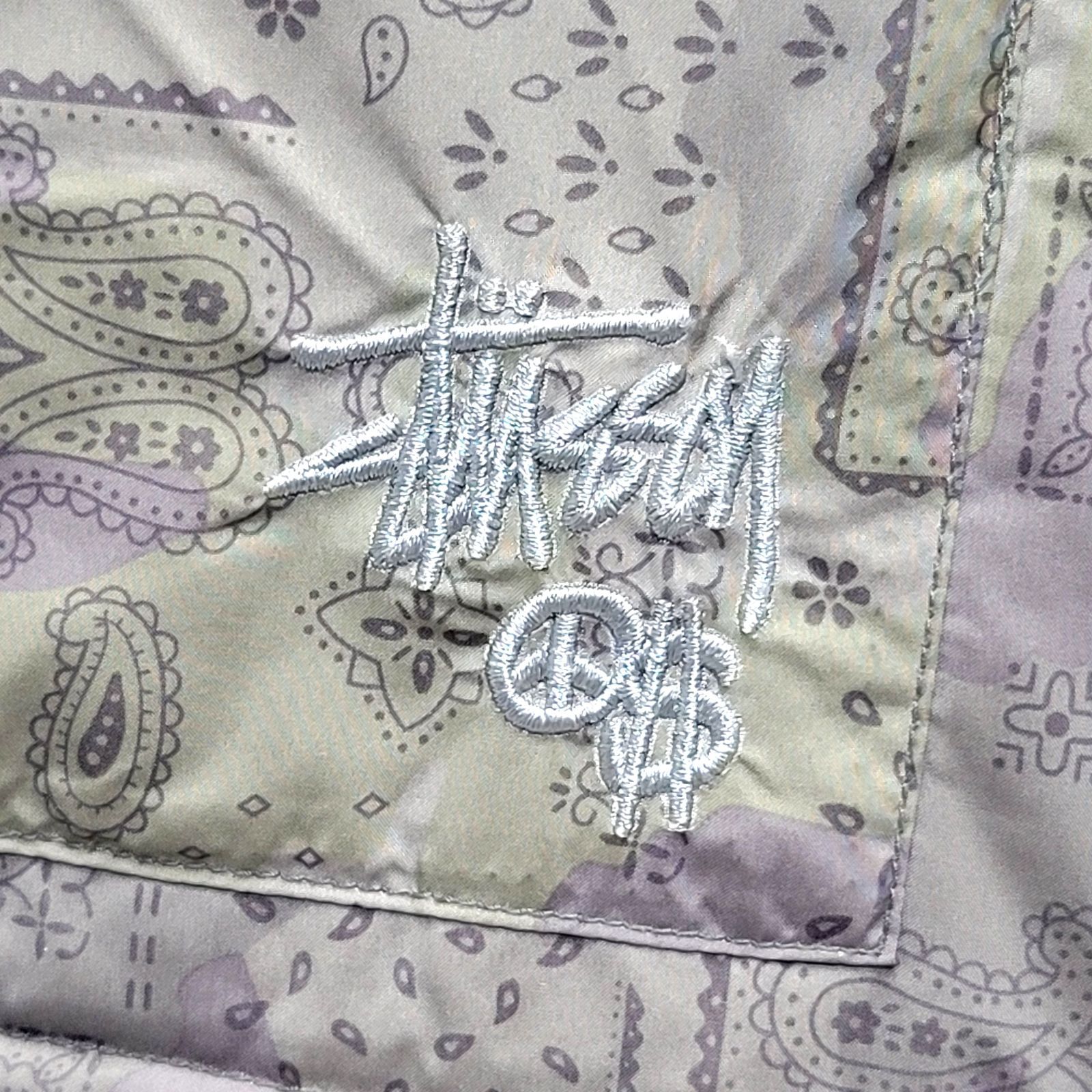 STUSSY ダスパーカー 迷彩 ペイズリー柄 中綿ジャケット STUSSY ダスパーカー 迷彩 ペイズリー柄 中綿ジャケット - メルカリ