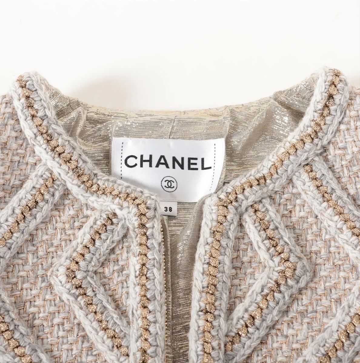 シャネル ジャケット スーツ CHANEL グレー ゴールド トリム