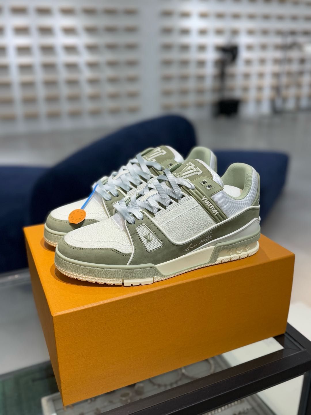 Louis Vuitton Trainer カラー 87-ライトグリーンフロスト｜本日