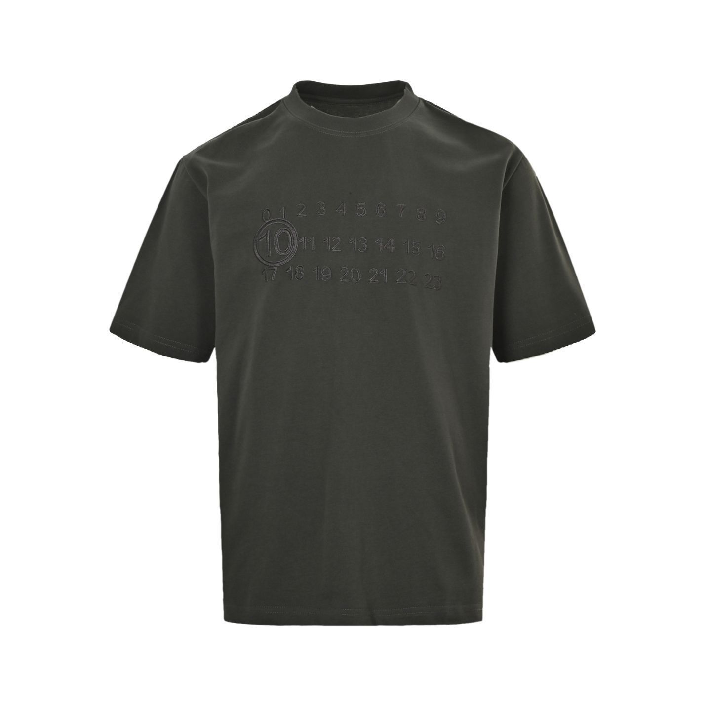 【Maison Margiela】★人気★25SS ネーム タグ Tシャツ 今日特価】Maison Margiela 25ss 刺繍アルファベット T シャツ